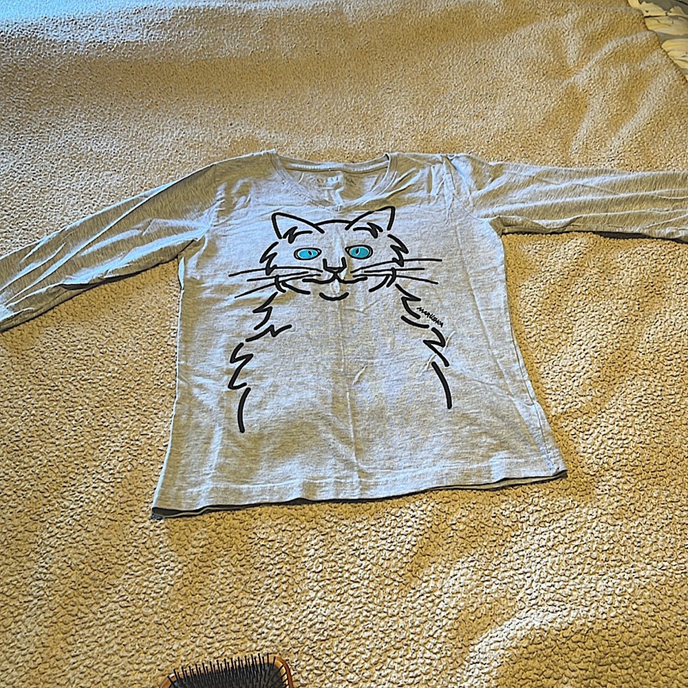 Size M - Brand: Marushka Adorable Cat print stretch fabric shirt. Worn once!